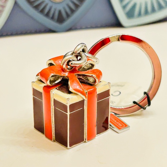 Coach Present Gift Box Keychain/ Bag Charm - Picture 3 of 9